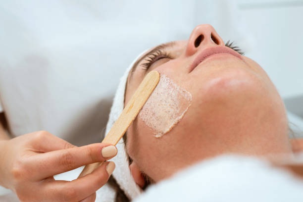 Sử dụng các sản phẩm peel da cho da dầu mụn lành tính